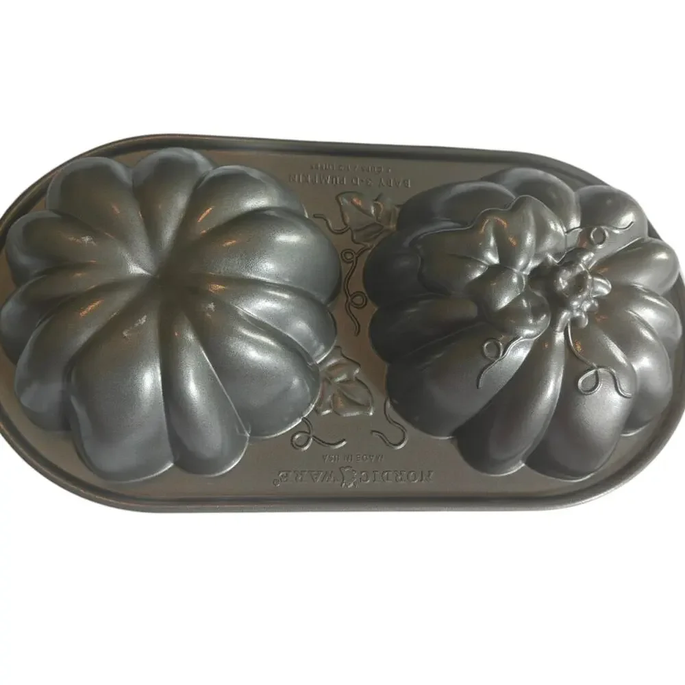 NORDIC WARE BABY 3-D PUMPKIN MOLD BUNDT CAKE PAN 5 CUP 1.2 Liters Made In USA